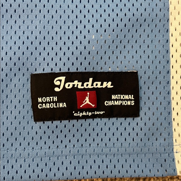 Jordan UNC Tar Heels VINTAGE Y2K Mens L Carolina Blue #23 Basketball Jersey - Picture 9 of 10